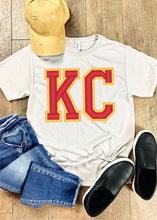 Load image into Gallery viewer, KC Graphic Tee | Sisterhood Style Boutique